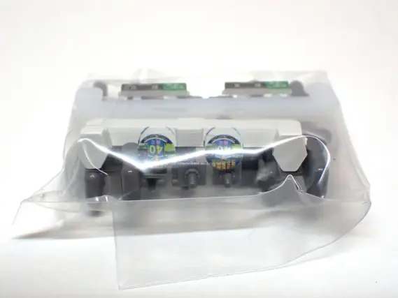 E233系7000番台 埼京線開業40周年記念ラッピング 先頭車（ハエ117編成