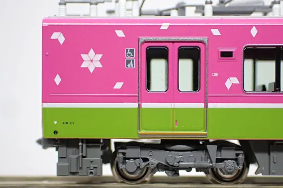 ハピラインふくい521系（フルラッピング編成）HF10編成が入線です