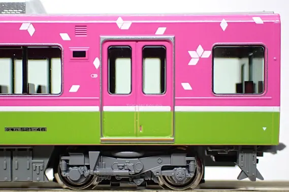 ハピラインふくい521系（フルラッピング編成）HF10編成が入線です