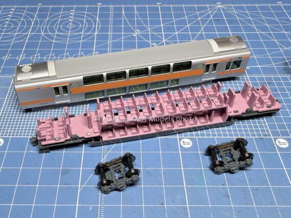 クハ381-12 しなの」をAssyパーツで組む。KATO 4850-5（10-2037