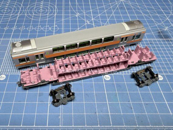 クハ381-12 しなの」をAssyパーツで組む。KATO 4850-5（10-2037