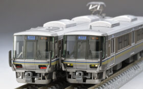 JR 223 2000系近郊電車（1次車・転落防止幌付・8両編成）セット 品番