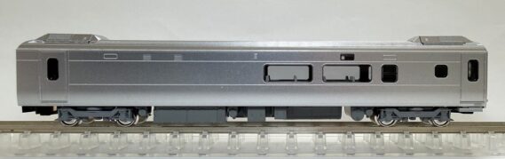 台湾鉄道(台鐵)E500型電気機関車と自強号客車