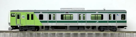 E233系7000番台 埼京線開業40周年記念ラッピング 先頭車（ハエ117編成