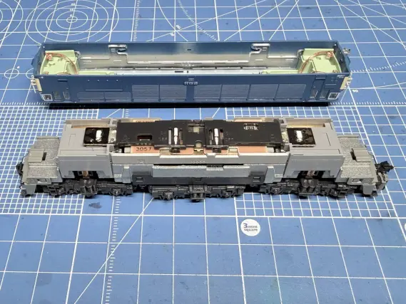 EF63 3次形JR仕様を弄る。DENSHA.me製 新型ライトユニット取付（蓄電式