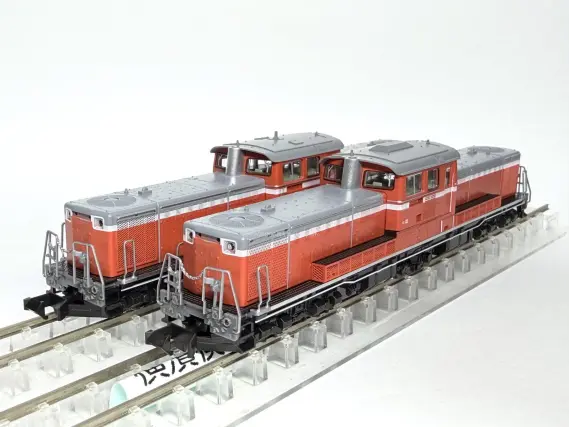 DD51 800番代（ぐんま車両センター）セットが入線しました。 TOMIX