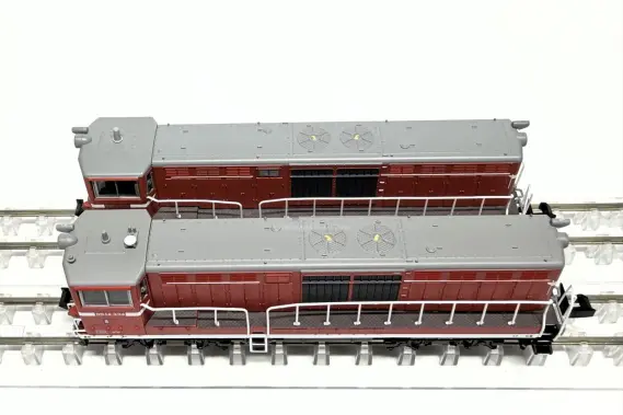 DD14 333 + DD14 334 標準色(ロータリーヘッドなし) 重連セットが入線