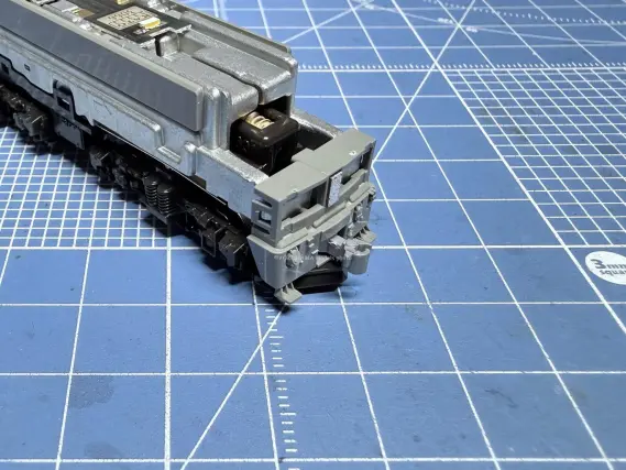 KATO機にTNカプラーを取付ける。 TOMIX 純正カプラー JC6358