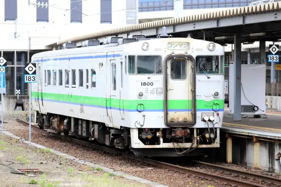 キハ40 1700番代（ありがとうキハ40函館本線）が入線しました。 TOMIX