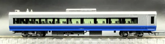 E657系＜E653系リバイバルカラー(ブルーオーシャン)＞のK1編成が入線