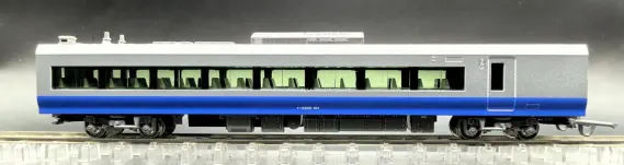 E657系＜E653系リバイバルカラー(ブルーオーシャン)＞のK1編成が入線