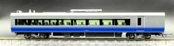 E657系＜E653系リバイバルカラー(ブルーオーシャン)＞のK1編成が入線