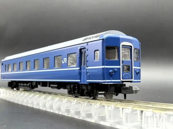 入線記】オハネフ24 0番代、オハネ24 0番代（白帯・青森車両センター