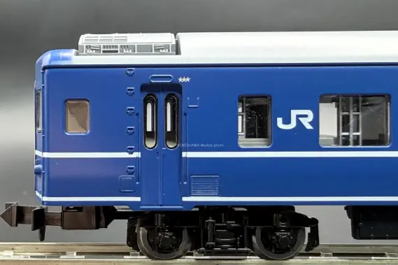 入線記】オハネフ24 0番代、オハネ24 0番代（白帯・青森車両センター