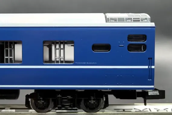 入線記】オハネフ24 0番代、オハネ24 0番代（白帯・青森車両センター