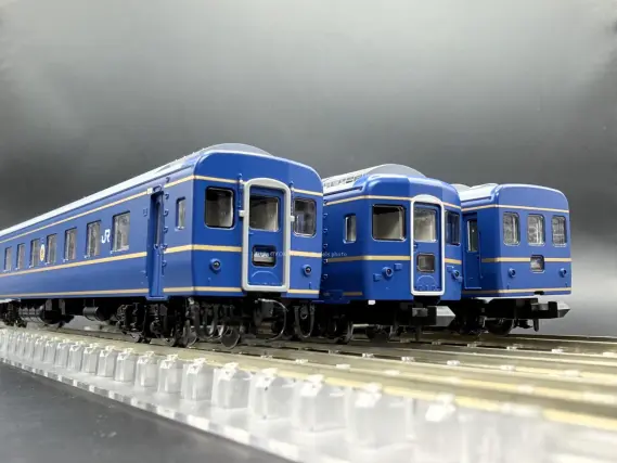 24系 寝台特急（あけぼの）が入線しました。 TOMIX 97611 | NGaugeJP