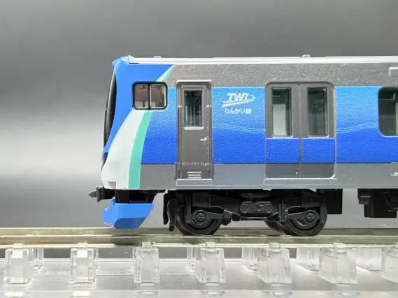 りんかい線「71-000形」を弄る。 その1 排障器取付 TOMIX 98513 98514