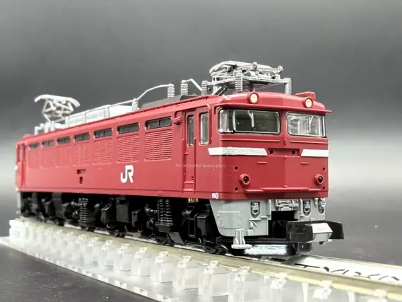 EF81形 青森車両センター・双頭形連結器付 が入線しました。 TOMIX