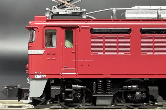 EF81形 青森車両センター・双頭形連結器付 が入線しました。 TOMIX