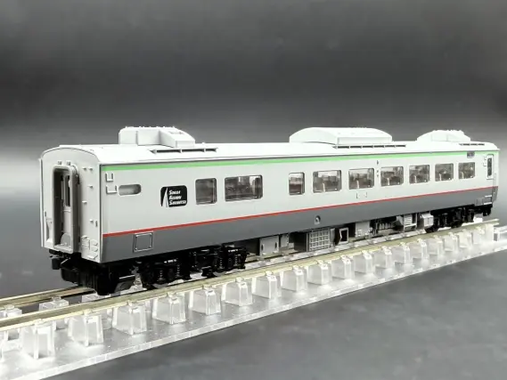 待望の宗谷本線急行用キハ400系「利尻」が入線しました。 TOMIX 97240