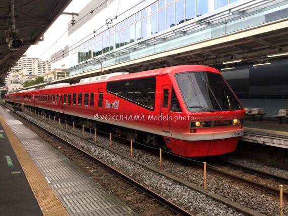 伊豆急行2100系R-3編成キンメ電車
