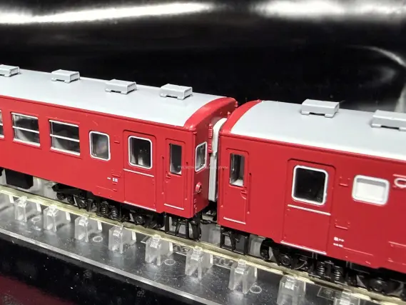 JR 奥羽本線なつかしの板谷峠客車列車セットが入線しました。 TOMIX