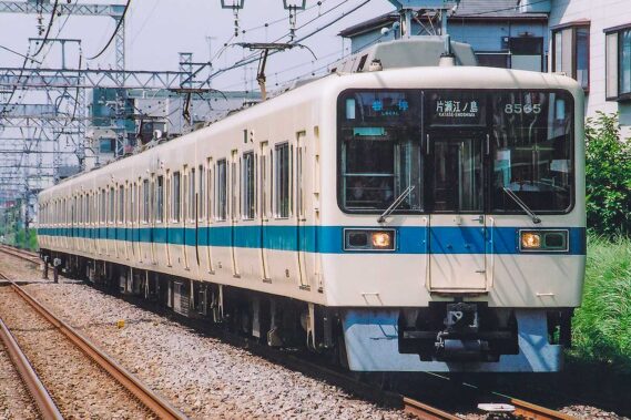 CROSSPOINT 10519 小田急8000形(未更新車)先頭車2両セット(動力無し) クロスポイント Nゲージ鉄道模型