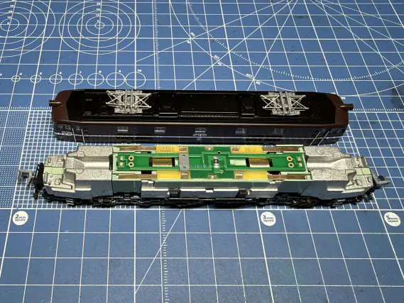 EF58 60号機 お召予備機 が入線しました。 KATO 3050 2026年生産